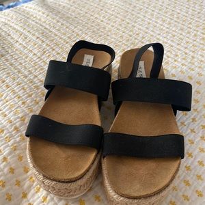 Steve Madden black size 9 platform sandals